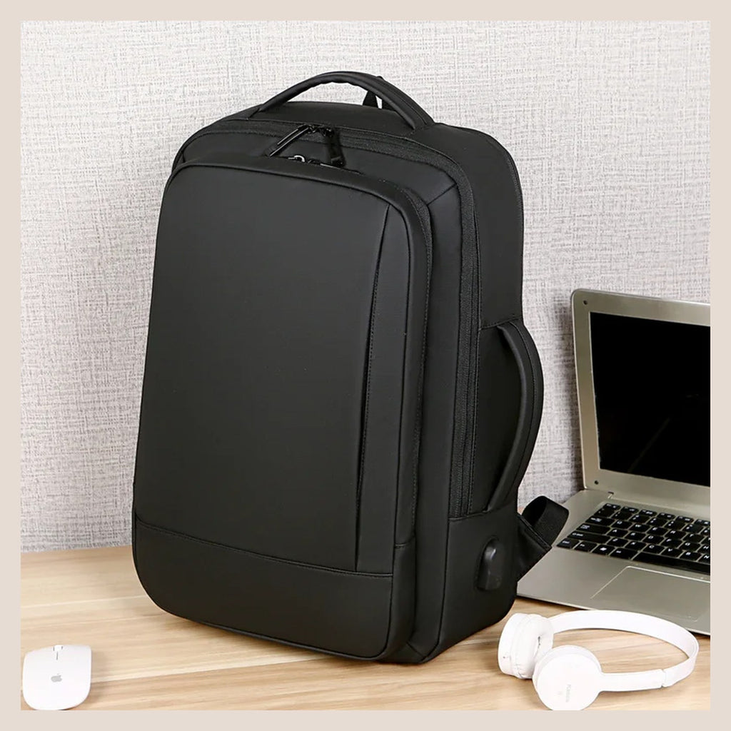 Mochila de negocios expansible con puerto USB
