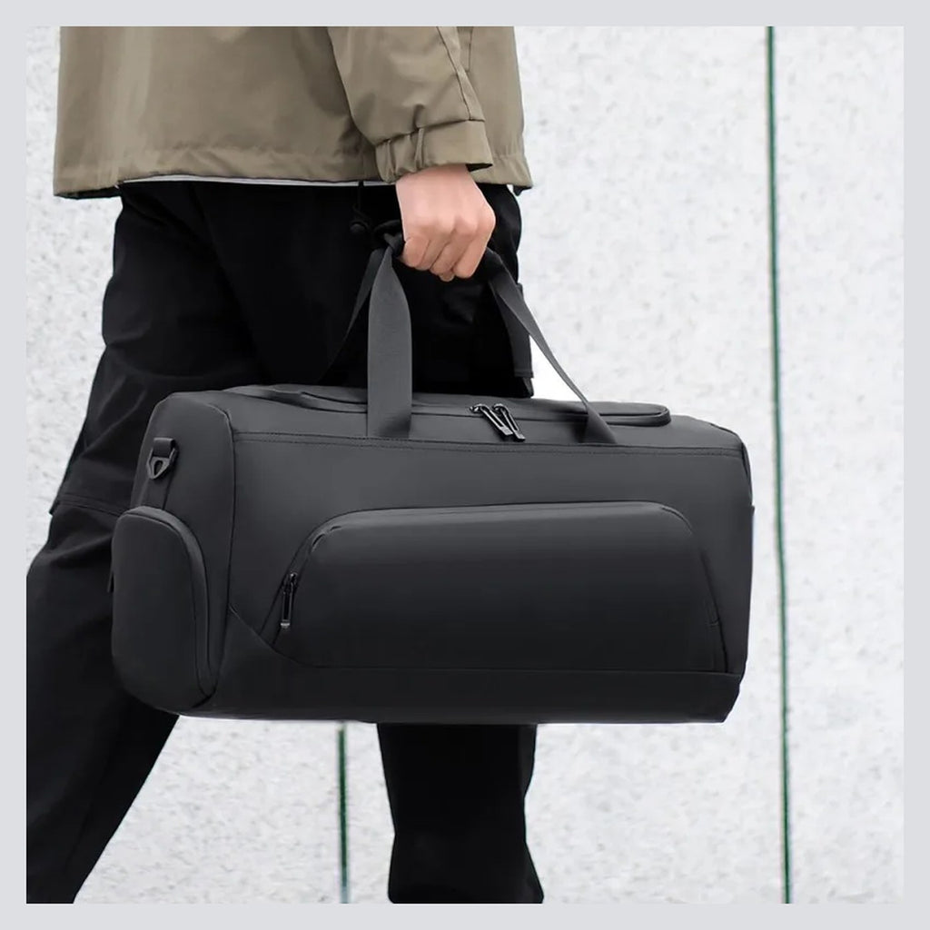 Bolsa de viaje con separación seco/húmedo y base rígida