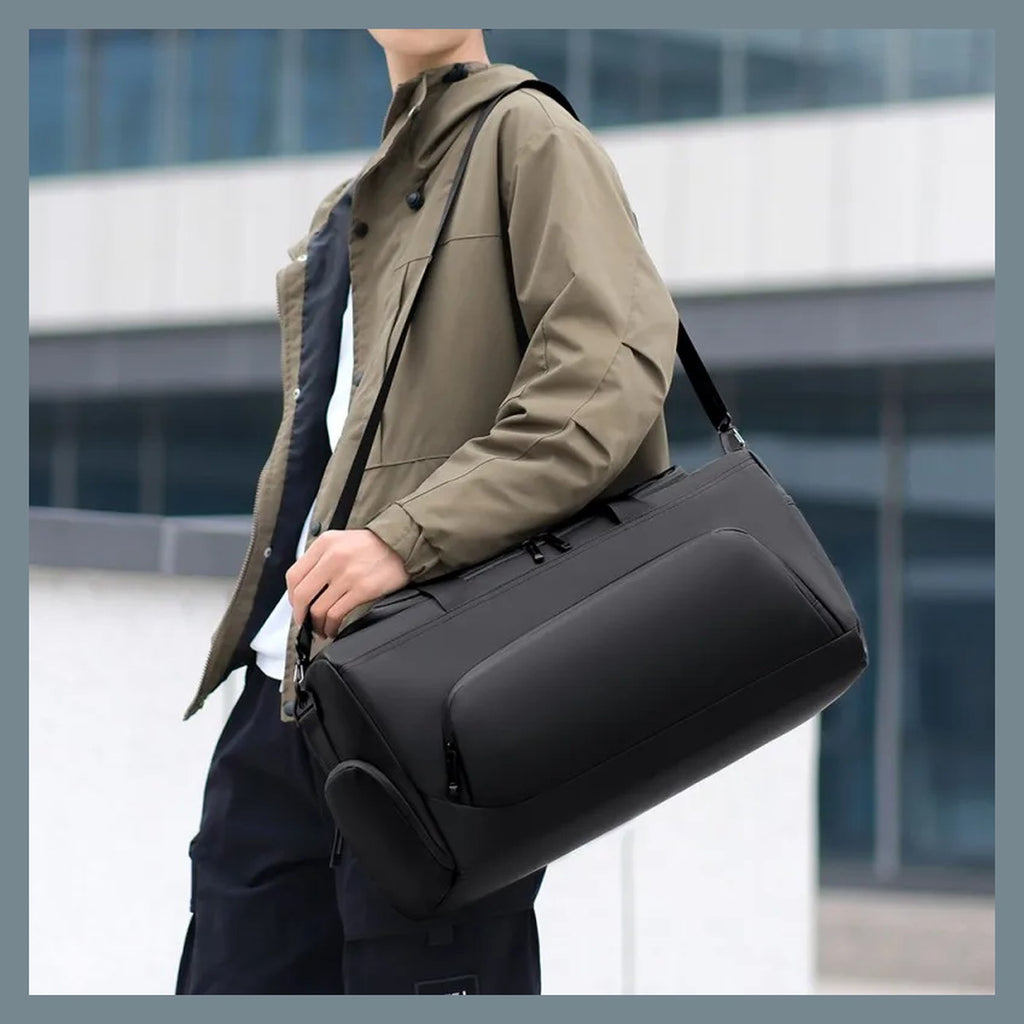 Bolsa de viaje con separación seco/húmedo y base rígida